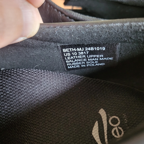 Abeo Black Leather Mules - Picture 11 of 15